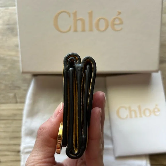 Chloé Alphabet Tri-fold Wallet Grained Leather BRAND NEW - Picture 3 of 9